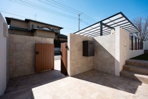 門扉の設置・リフォームをしたほうがいいときとその種類について